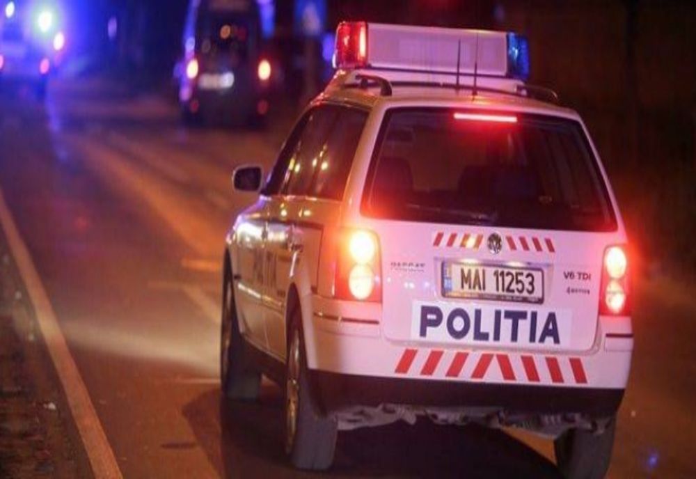 Arad: Bărbatul care a distrus 7 mașini din Arad a amenințat polițiștii cu maceta