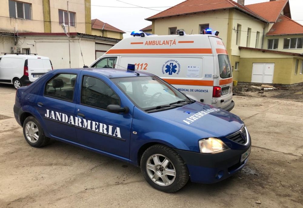 Tânăr găsit leșinat, pe stradă. Ce a pățit?