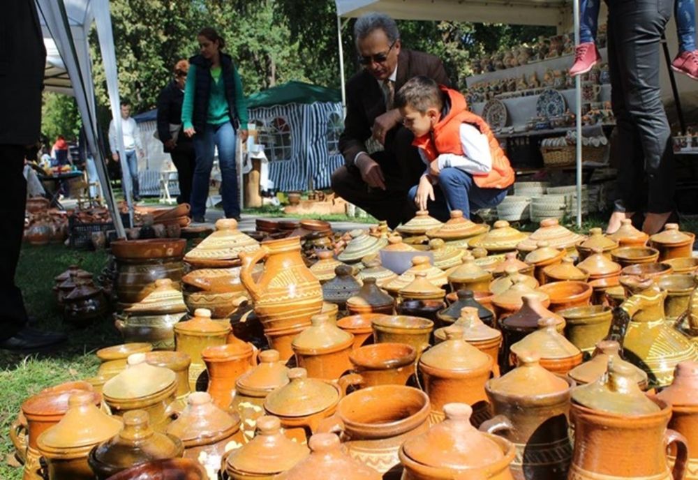 Târgul meșterilor populari și Piața micilor producători, la Muzeul Satului Bănățean