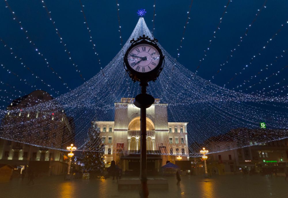 Fără concert de Revelion și fără târg de Crăciun. În schimb iluminatul festiv va ajunge și în cartiere