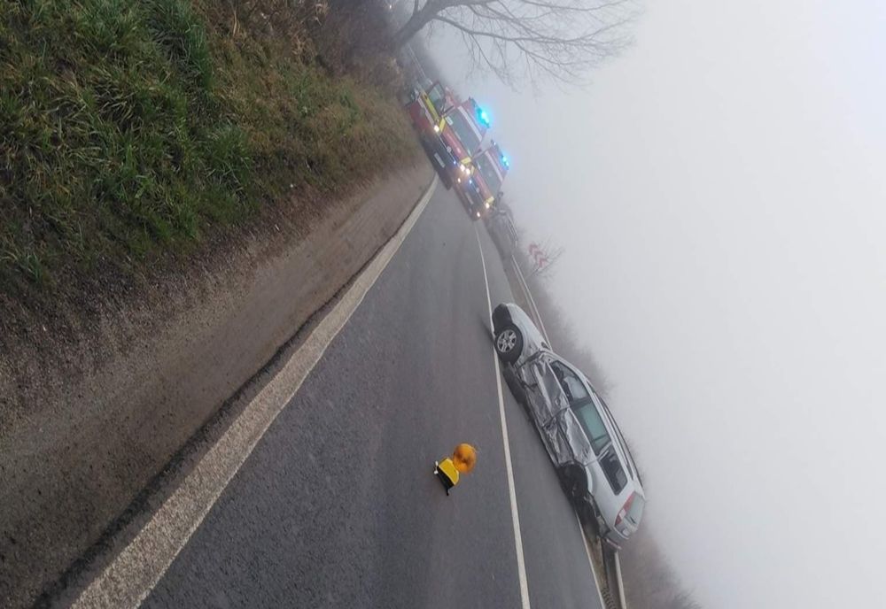 Șoferiță rănită după ce o mașină a pătruns pe contrasens