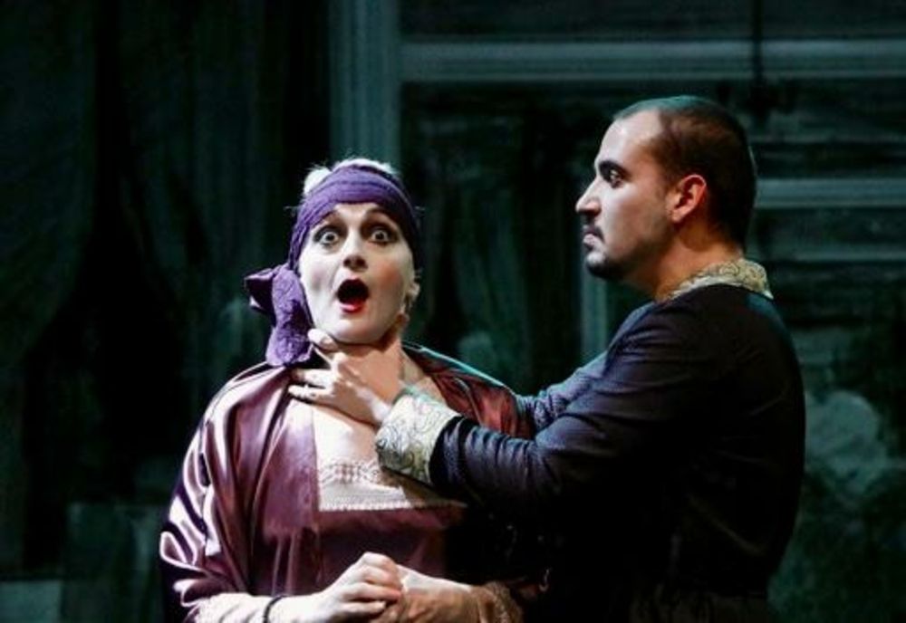 Piesă pentru femei și bărbați