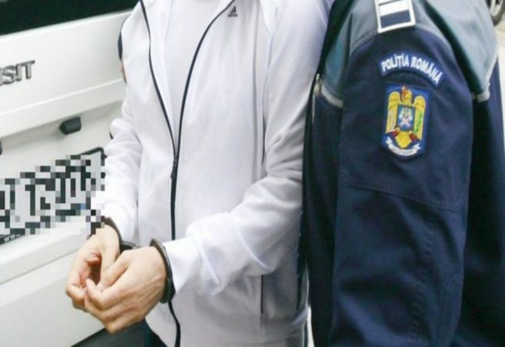 Doi minori au tâlhărit un paznic. L-au lovit și i-au furat telefonul 