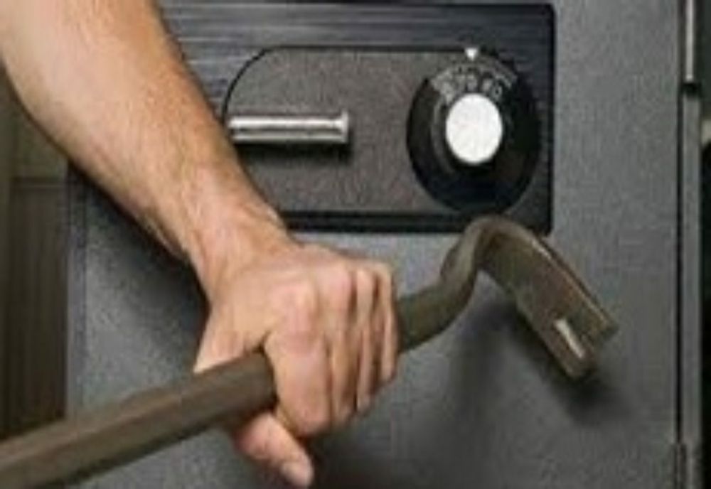 Lovitură dată de hoți la o firmă de curierat de lângă Timișoara