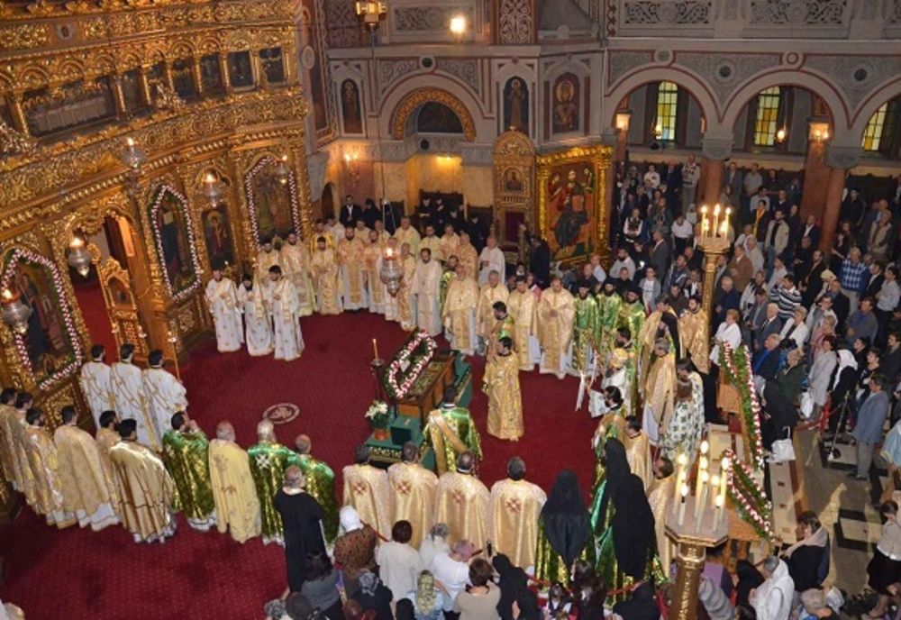Mii de credincioşi, la hramul Catedralei Mitropolitane a Timişoarei