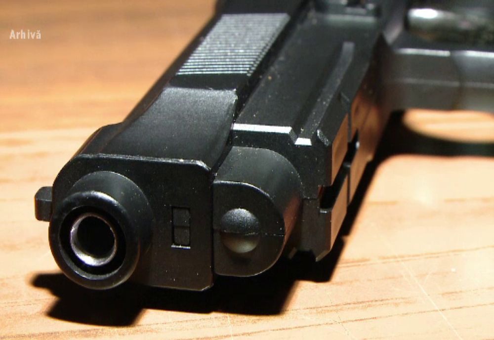 Elev împușcat cu o armă de airsoft, de către un coleg, într-o școală din Timișoara