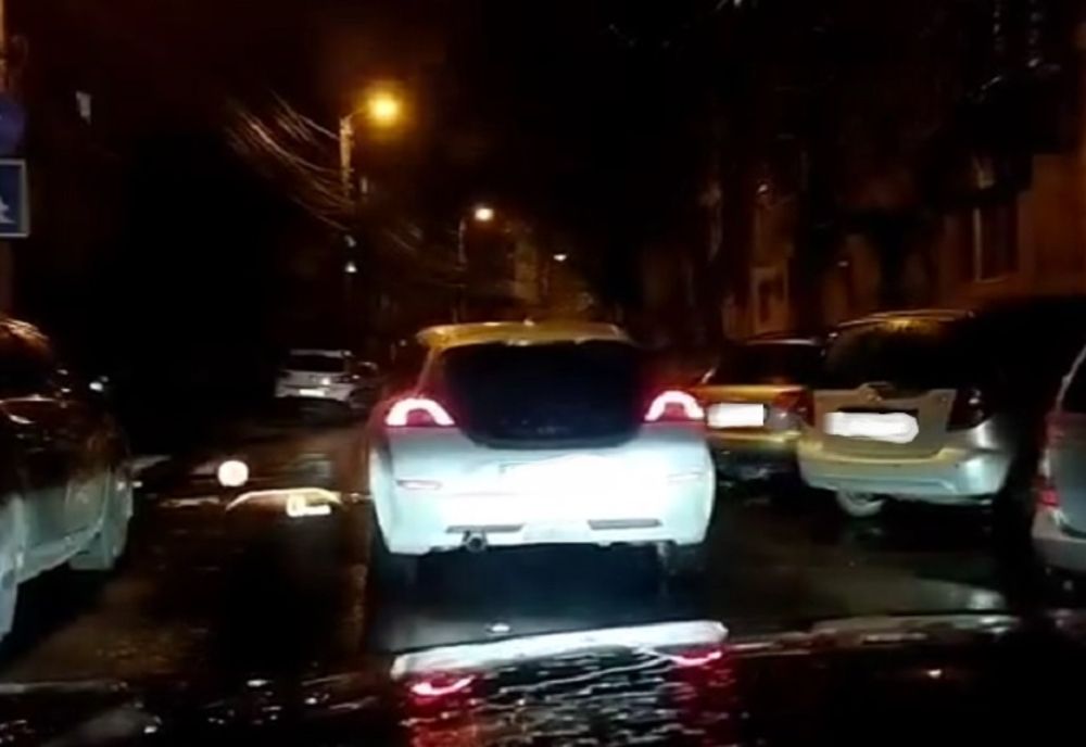 Șoferiță prinsă băută la volan, Cum a încercat să scape după ce a făcut accident