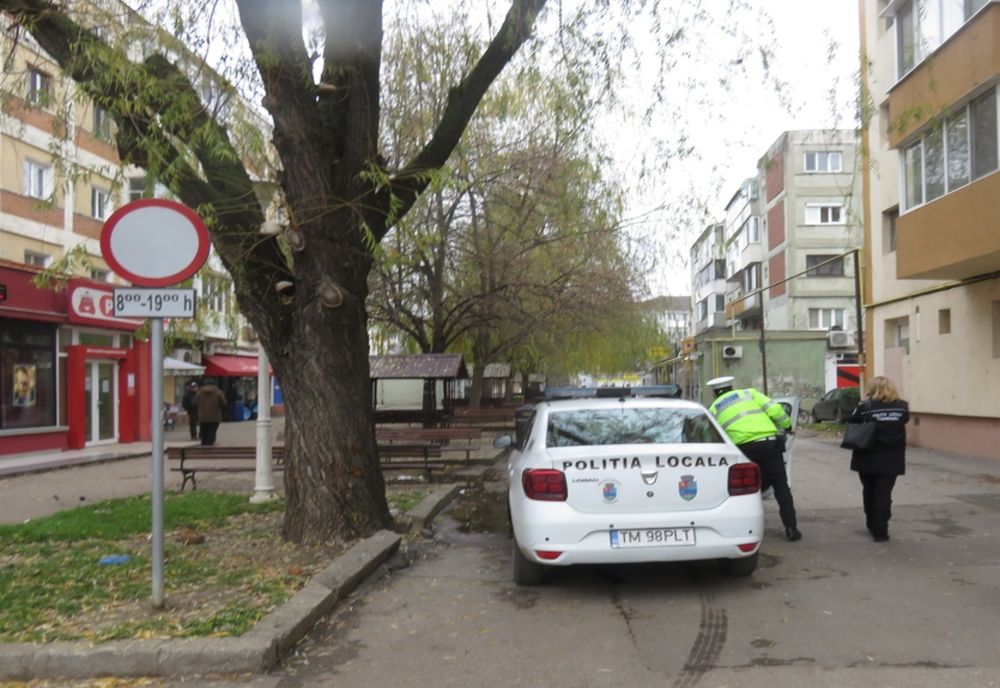 Autovehicule staționate neregulamentar în zona centrală, comerț ilegal și furt din Târgul de Crăciun