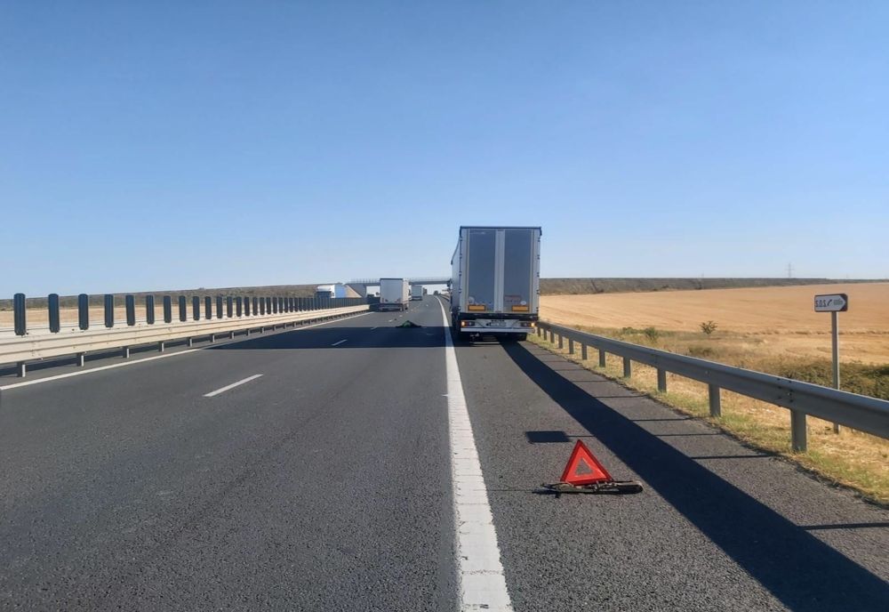 Un român de 92 de ani a murit după ce a fost călcat de o mașină pe autostradă în Ungaria - Nimeni nu s-a oprit timp de 20 de minute