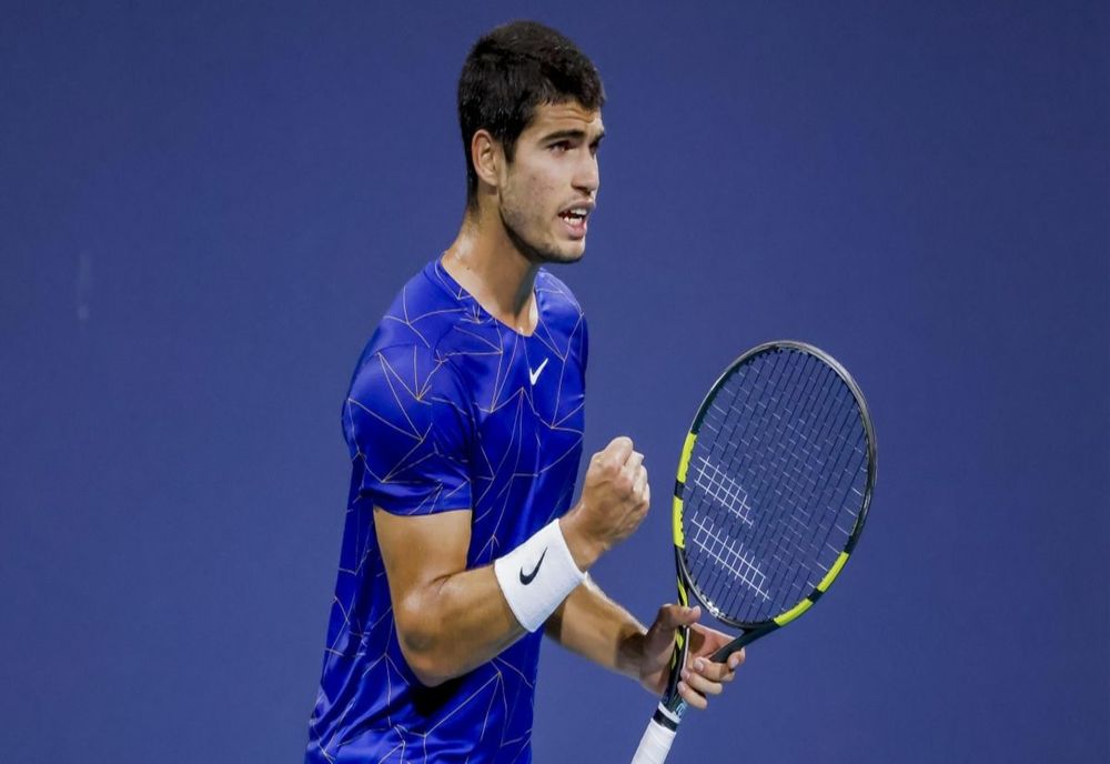Carlos Alcaraz câștigă în premieră Australian Open, după o victorie spectaculoasă în fața lui Novak Djokovic