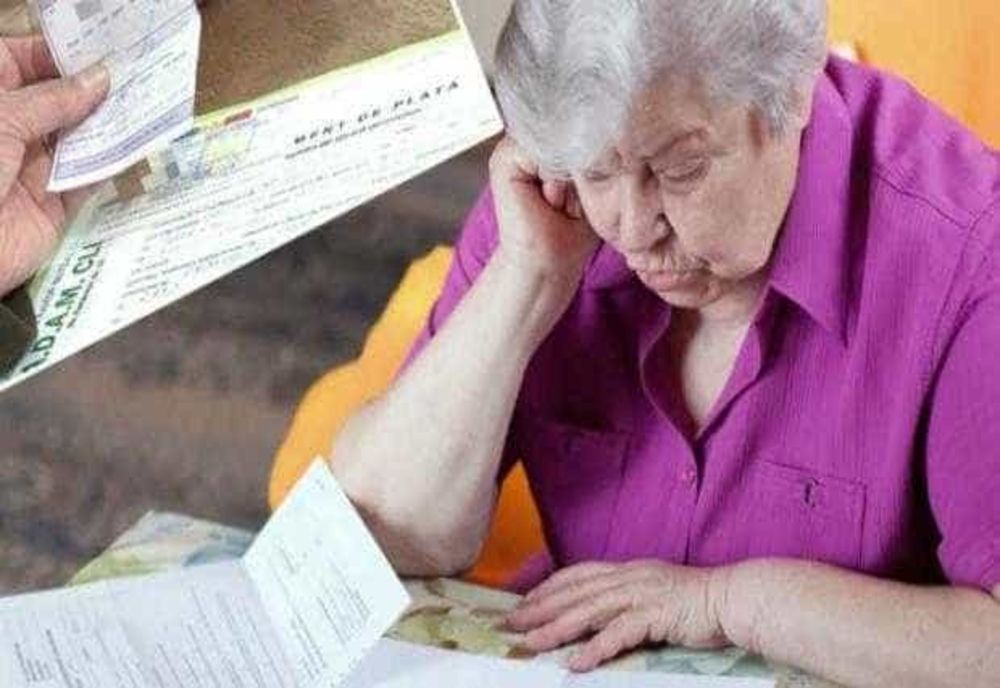 CÂND VINE POȘTAȘUL CU PENSIA PE NOIEMBRIE ȘI CE SE ÎNTÂMPLĂ CU CEI CARE O PRIMESC PE CARD