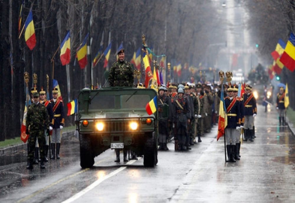 Repetiţie generală pentru parada militară de 1 Decembrie. Restricții de trafic la Arcul de Triumf
