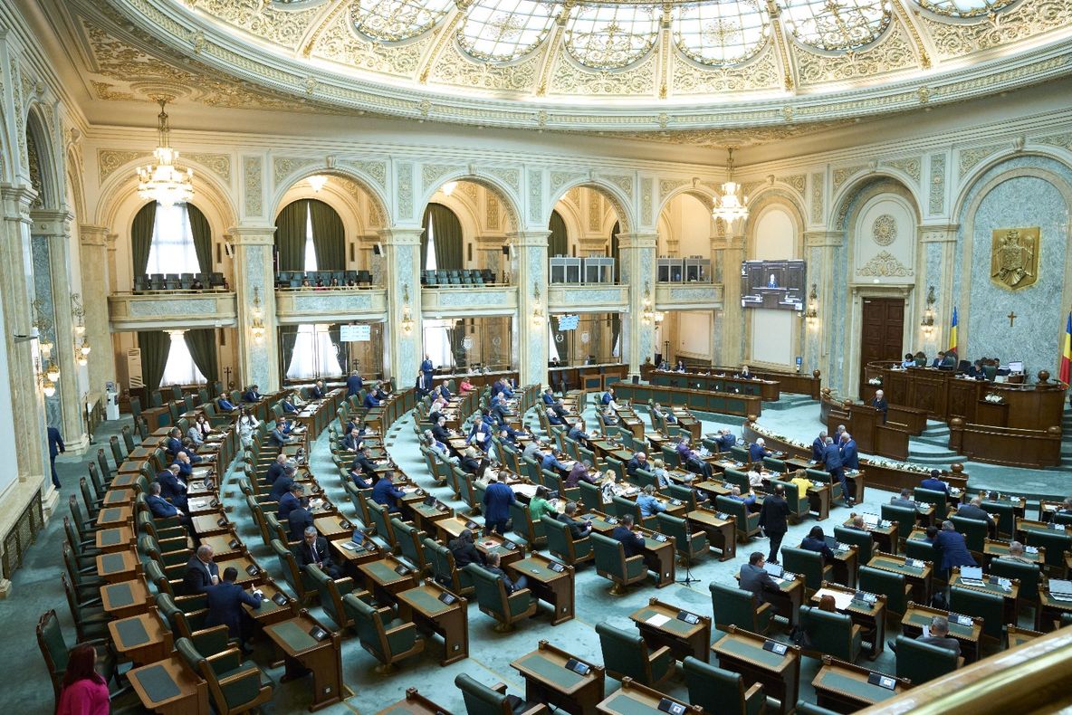 PRIMA ÎNFRÂNGERE A COALIȚIEI-MOȚIUNEA AUR A TRECUT