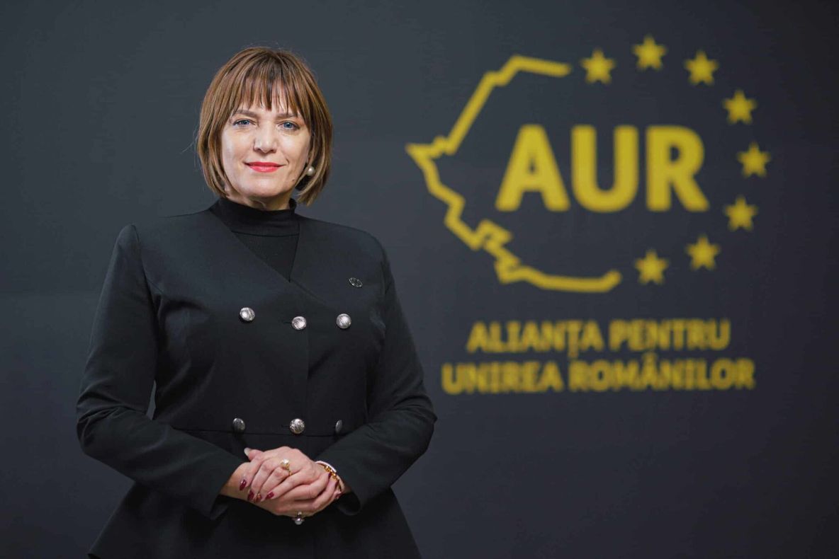 CRISTINA DASCĂLU (AUR), MESAJ DE ZIUA ÎNVĂȚĂTORULUI: "EDUCAȚIA ROMÂNEASCĂ TREBUIE SĂ RĂMÂNĂ ANCORATĂ ÎN VALORILE NAȚIONALE"