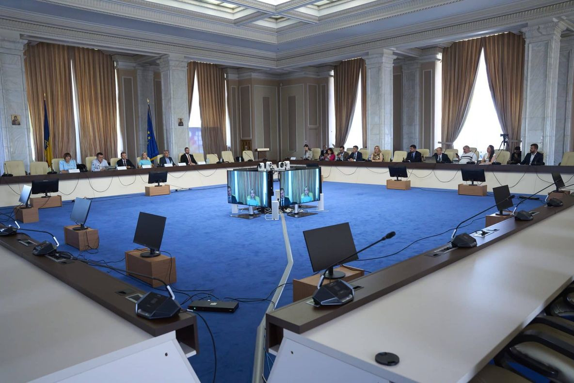 AUR A ORGANIZAT O MASĂ ROTUNDĂ LA PARLAMENT: "BASARABIA - O RANĂ VIE A ISTORIEI ROMÂNEȘTI"