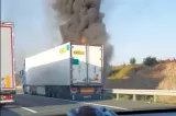 Trafic îngreunat pe autostrada A1, după ce un TIR a luat foc în apropiere de Orțișoara