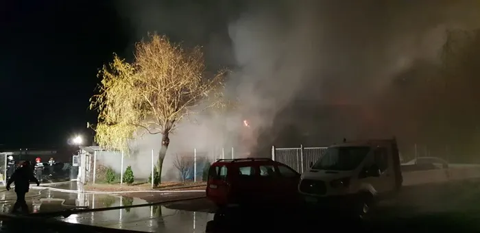 incendiu hala