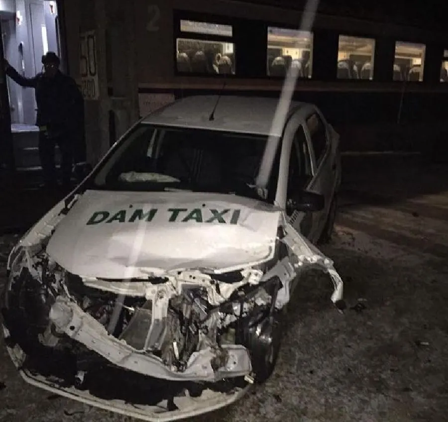 taxi-accident-tren