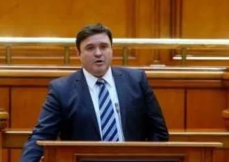 adrian pau