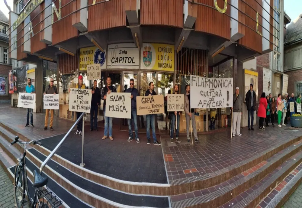  Lucrări de reabilitare la Filarmonică,  angajații protestează