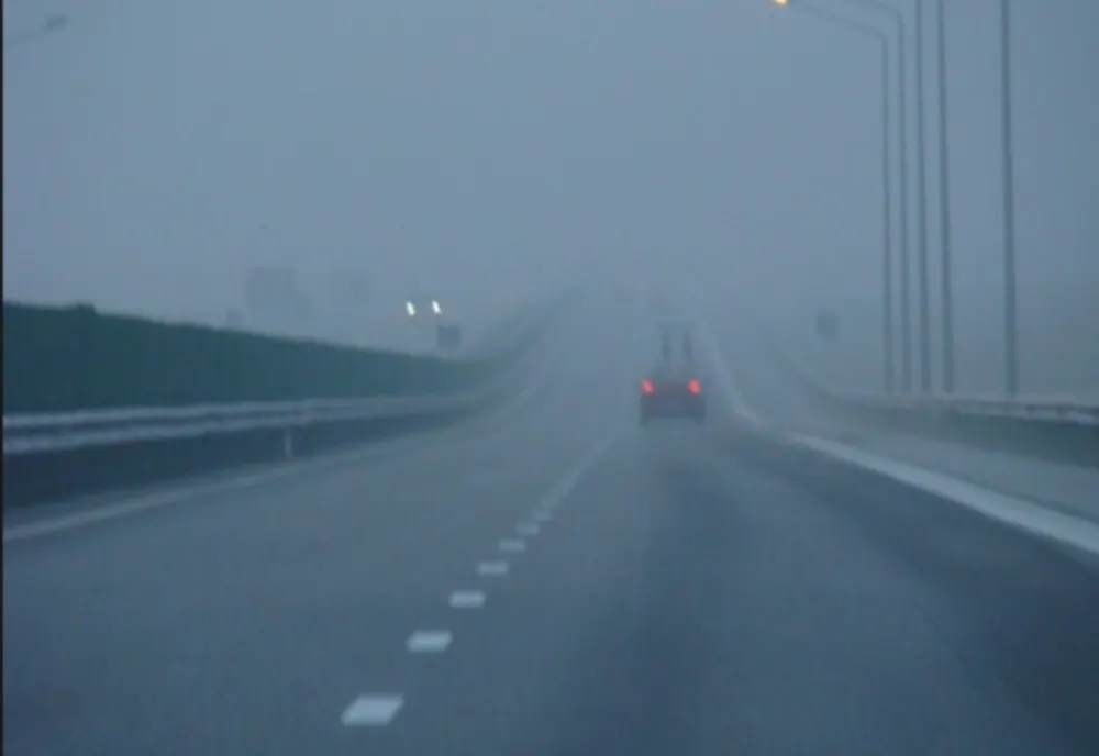 Ceața învăluie vestul țării. Cod galben de la meteorologi
