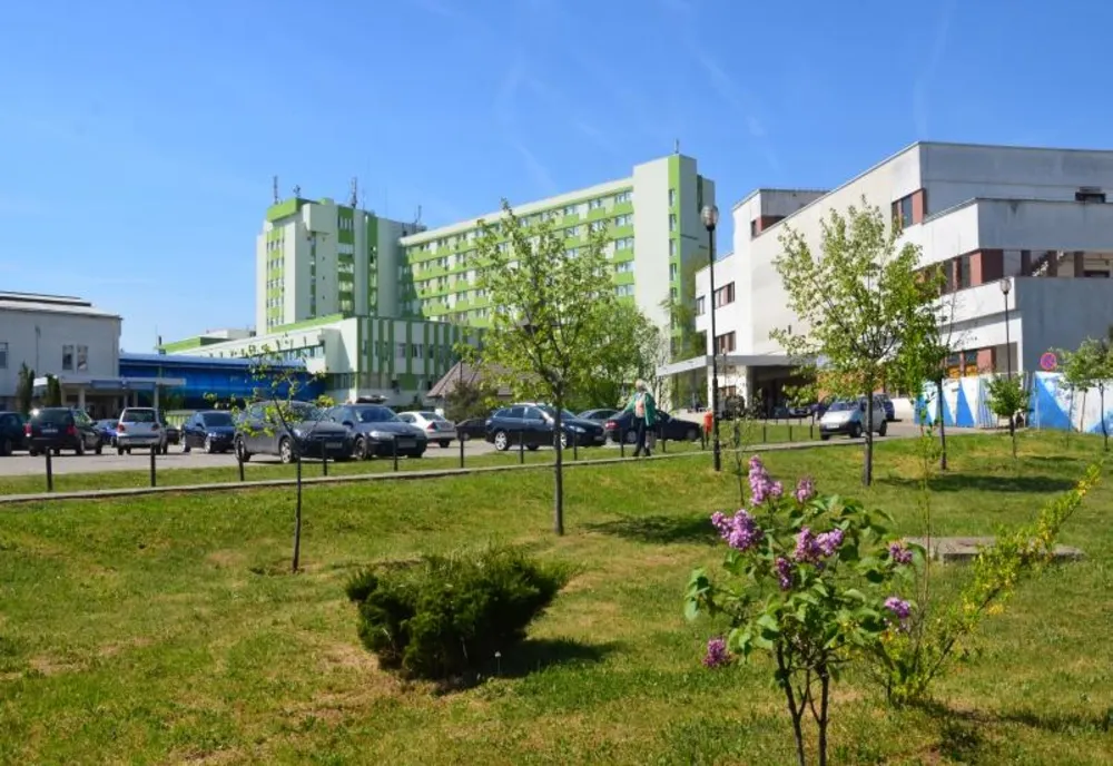 O femeie s-a aruncat de la etaj, la Spitalul Județean din Timișoara