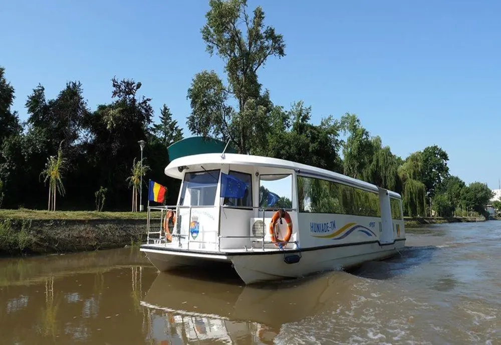 Scade nivelul apelor canalului Bega, vaporașele nu mai circulă