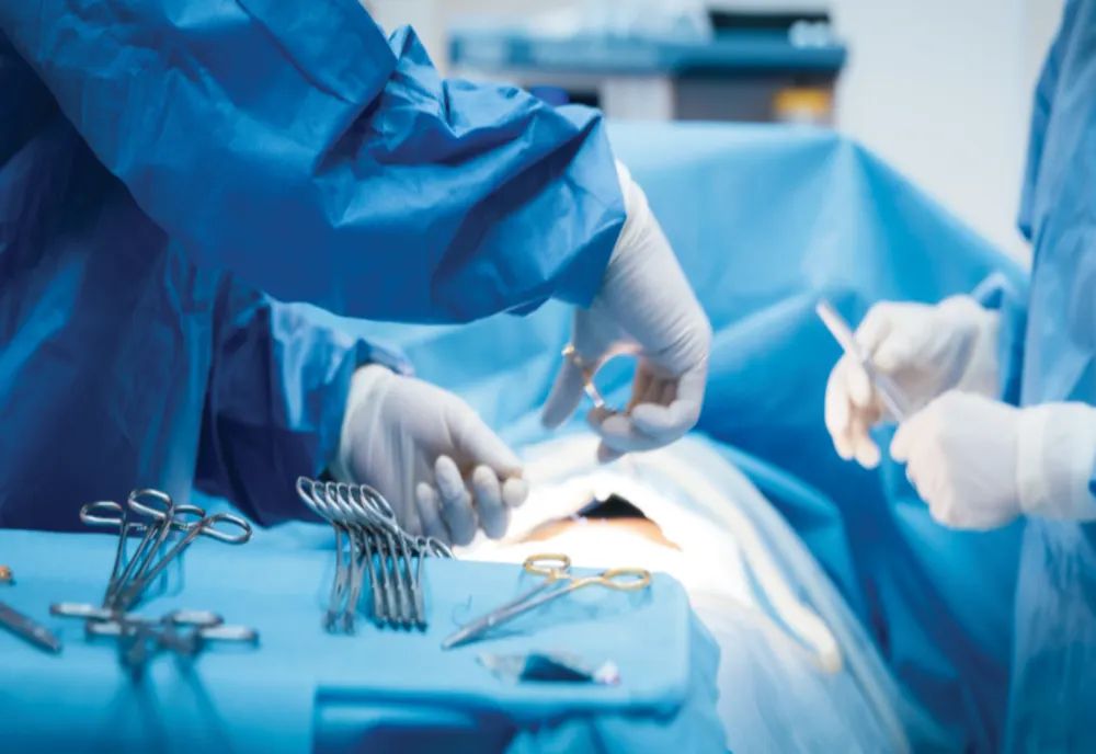 OPERAȚIE ÎN PREMIERĂ ÎN TIMIȘOARA: STOMACUL UNUI PACIENT, TRANSFORMAT ÎNTR-UN TUB GASTRIC
