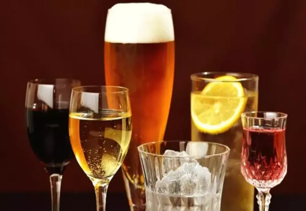 Consumul de alcool în România explodează! Țara noastră, pe primul loc în UE în 2025: minorii încep să bea tot mai devreme