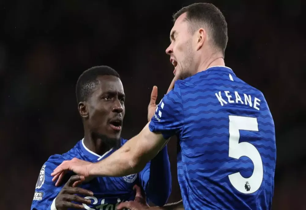 Scenă incredibilă la meciul Manchester United - Everton: un jucător și-a pălmuit colegul și a fost eliminat