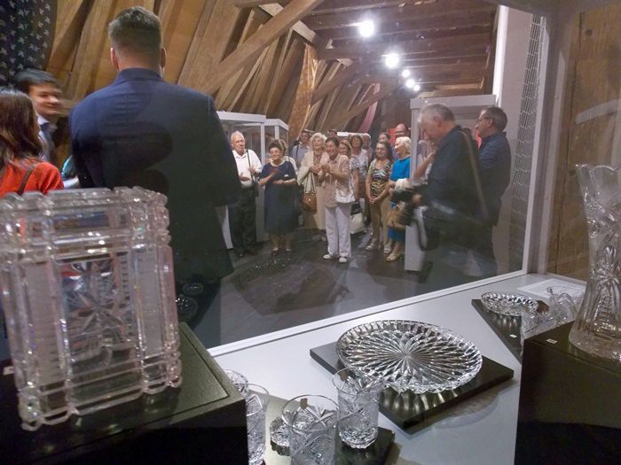 expozitie-sticla-portelan-muzeul-banatului (84)