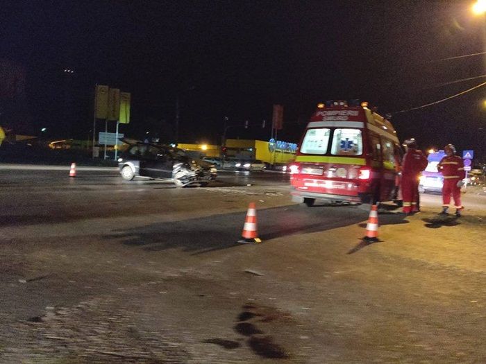 accident-masina-ambulanta-Sagului (1)