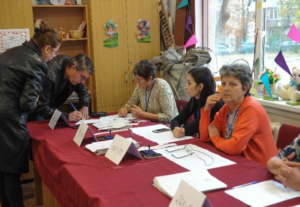 Voturi pentru schimbare în bine a României și pentru continuitate date de liderii politici la Timișoara