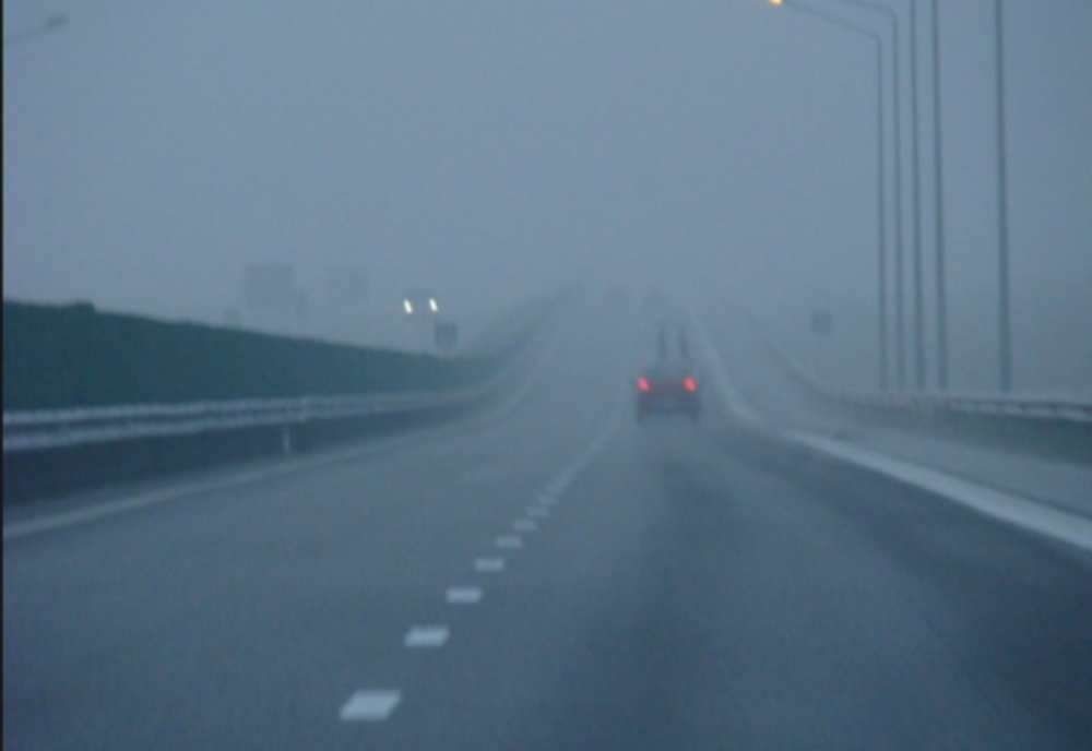 Ceața învăluie vestul țării. Cod galben de la meteorologi