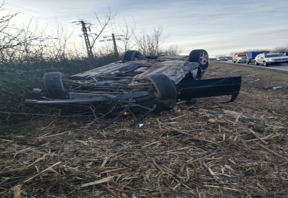 Dezastru pe șoselele din Timiș, din cauza poleiului