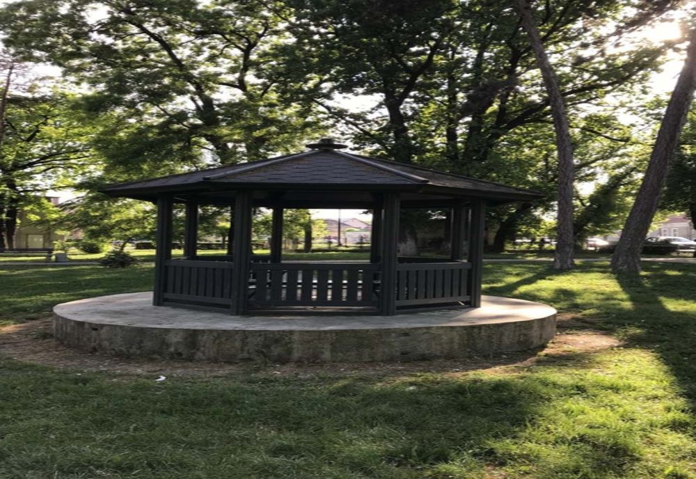 Foișoare pentru cei care nu trebuie să meargă la birou, dar vor să lucreze "de afară"