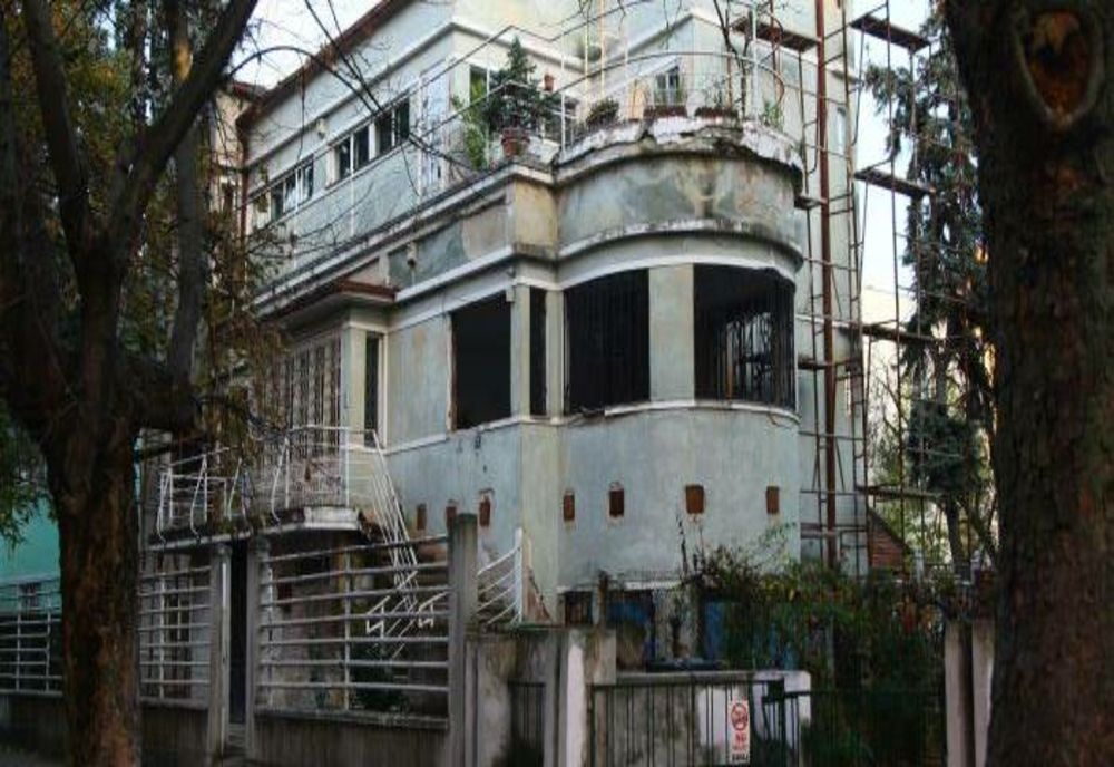 Bani de la primărie pentru continuarea lucrărilor la o vilă din zona centrală