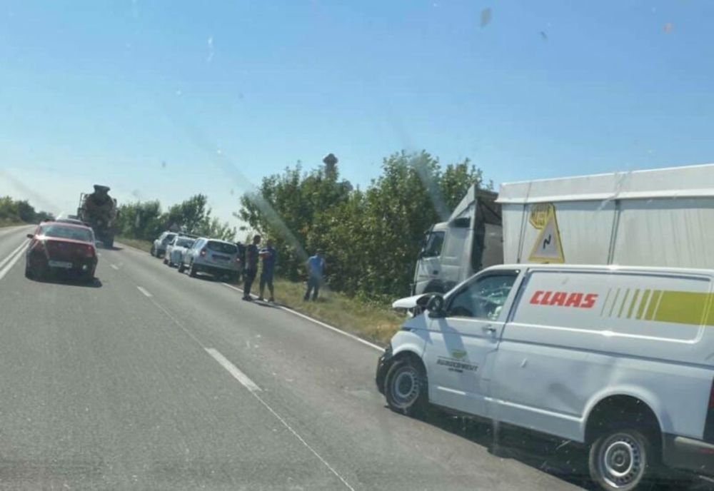 Accident în județul Timiș: Un TIR s-a ciocnit de un autoturism