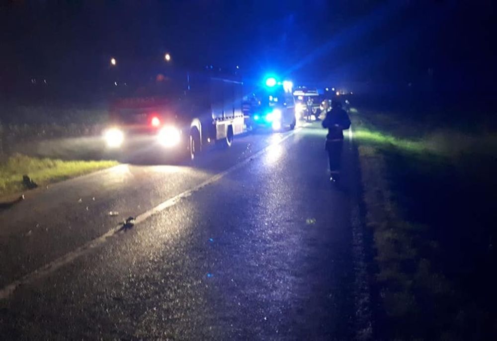 Cinci persoane, între care un bebeluş şi un minor de 6 ani, transportate la spital în urma unui accident rutier