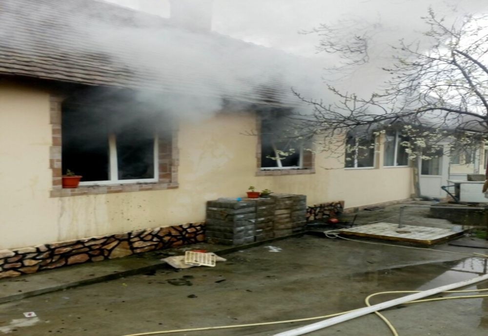 Casă în flăcări, în județul Timiș