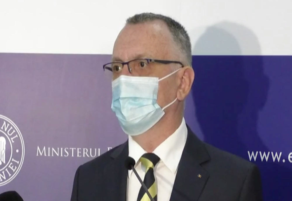 Sorin Cîmpeanu: Cursurile se reiau luni, cu prezență fizică, în școlile cu o rată de vaccinare de peste 60%