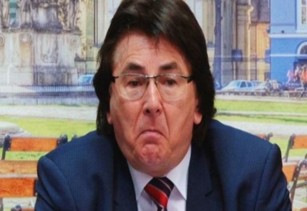 Nicolae Robu, amendat și lăsat fără permis auto. A circulat cu peste 100 de km/h în zonă cu limită de viteză