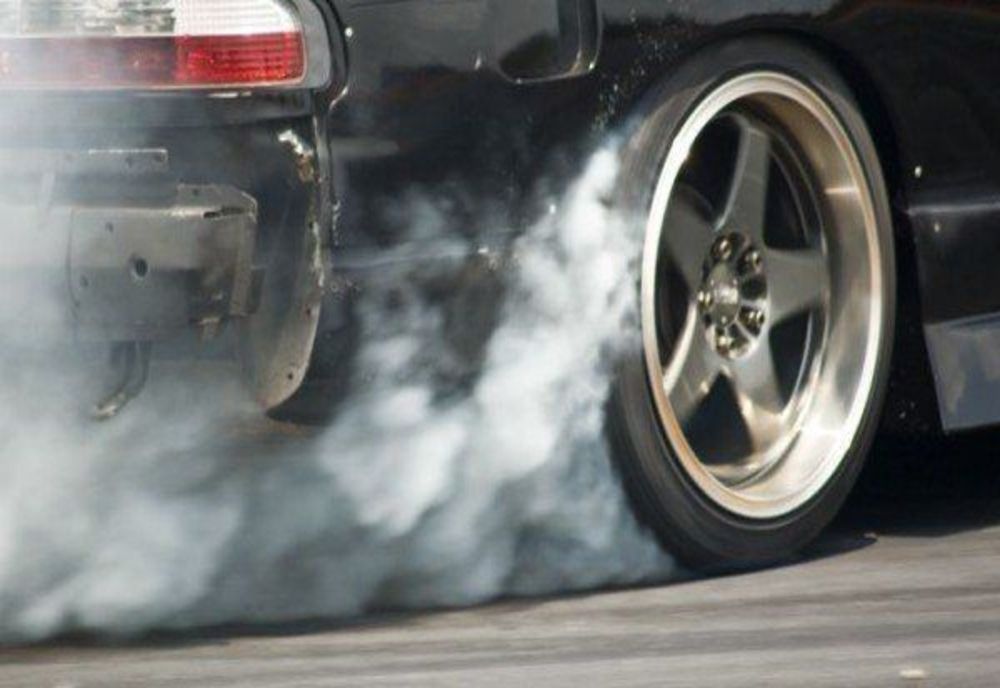 Amenzi pentru motoare turate și drifturi