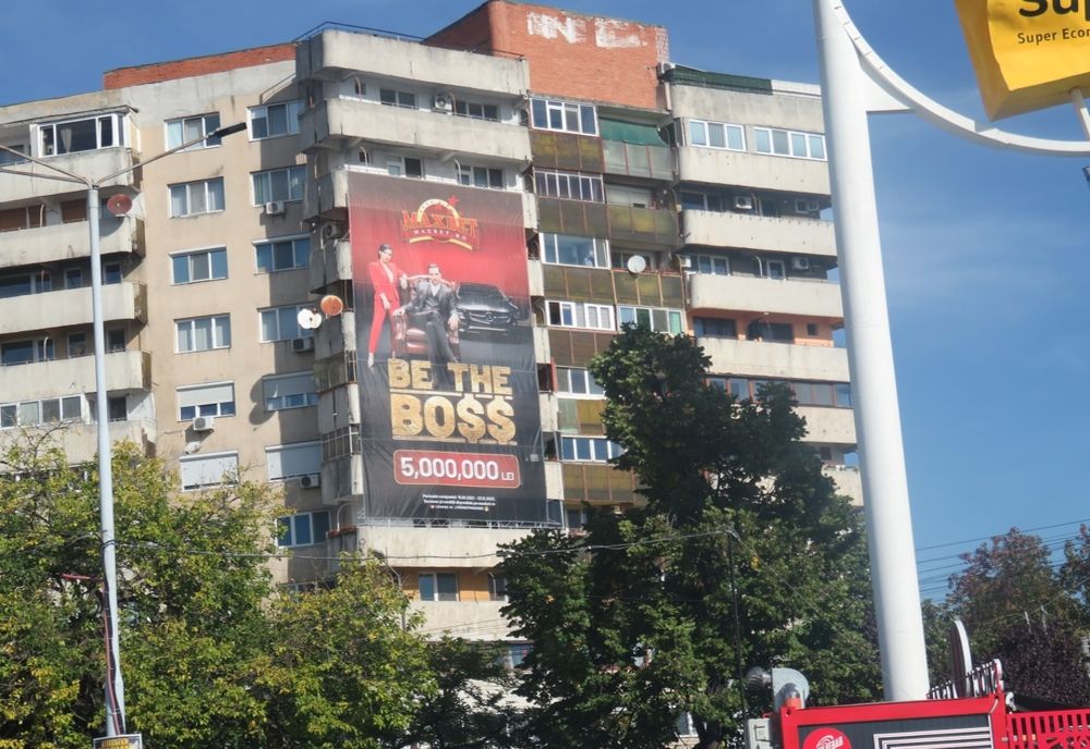 Publicitatea stradală, la control. Amenzi pentru reclamele puse fără aprobare