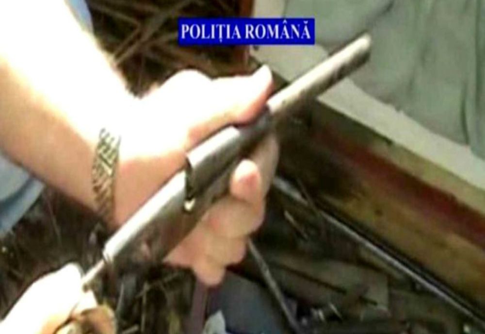 Și-a împușcat bunicul de 81 de ani, mortal, cu o armă de vânătoare făcută artizanal