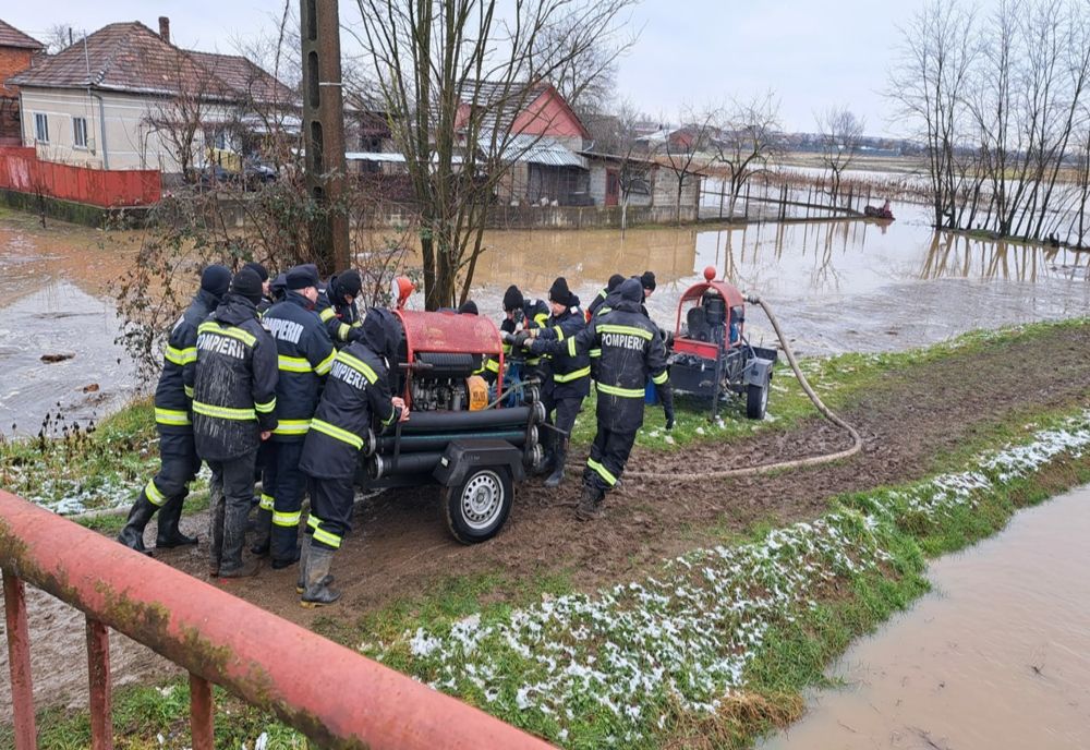 Alertă, în continuare, în județul Timiș. Peste 50 de curți, case și un drum, inudate la Bodo. Ape revărsate și în alte localități