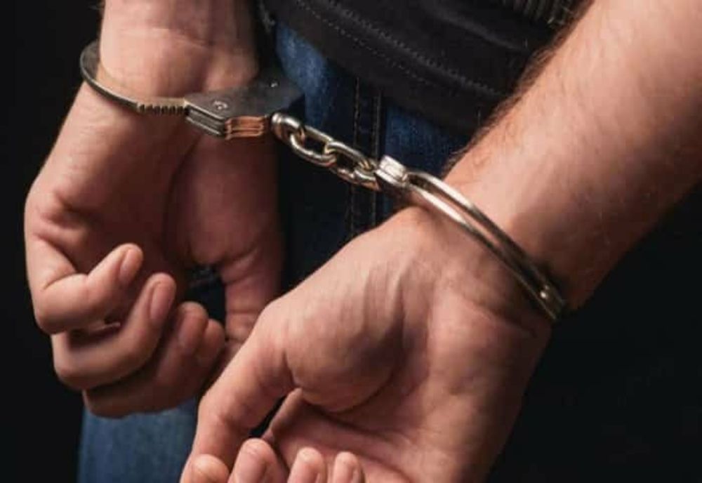 Bărbat din Timiș, acuzat de corupere sexuală de minori, reținut de polițiștii din Bistrița-Năsăud! Cum își aborda victimele