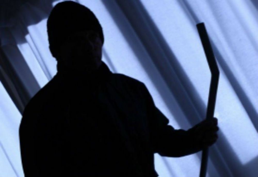 Hoți din apartamente, prinși de polițiștii timișeni. Au spart cel puțin cinci locuințe