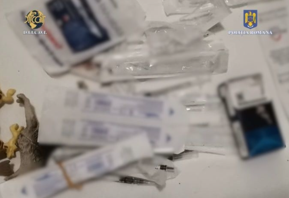 Percheziţii în Timiș și București, la persoane cercetate pentru trafic de droguri