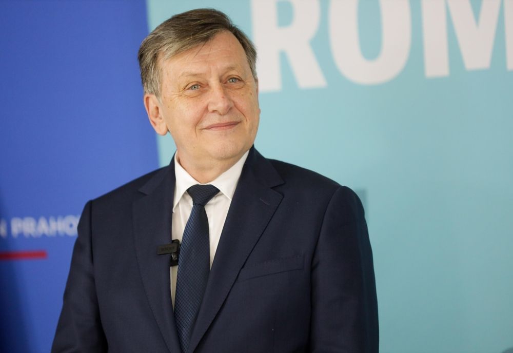 CRIN ANTONESCU, ATACURI CU UMOR LA CONTRACANDIDAȚI: CIOLACU SAU BOLOJAN? PE CINE AR ARUNCA DIN BARCĂ ÎN MIJLOCUL RECHINILOR